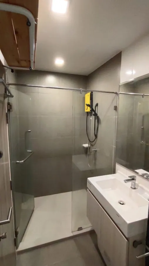 For sale/rent Rich Park Terminal Phahonyothin 59. The room is not cramped and comfortable. Divided into good proportions. Don't miss out. Buy now.