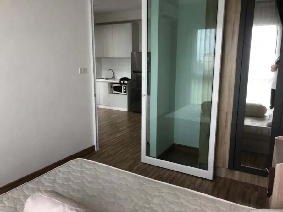 For sale: The Iris Bang Yai, corner room, 1 bedroom, complete furniture and electrical appliances, great price, hurry and reserve now, don't delay.