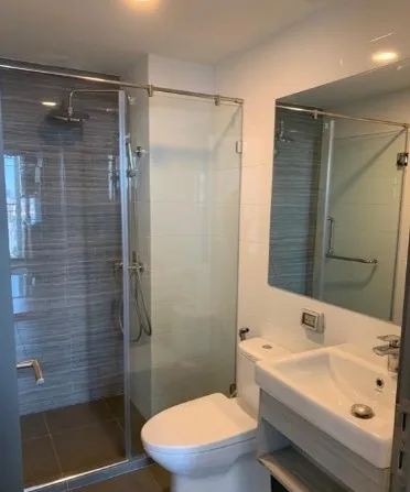 For rent: Knightsbridge Collage Sukhumvit 107, 21st floor, fully furnished room, nice to live in. Hurry and reserve now, don't miss it.
