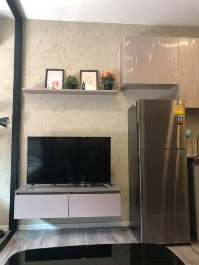ให้เช่า Brown condo รัชดา 32 ห้องแต่งน่าอยู่ ติดวอลเปเปอร์อย่างดี ราคาสุดโดน รีบย้ายมาจองเลย