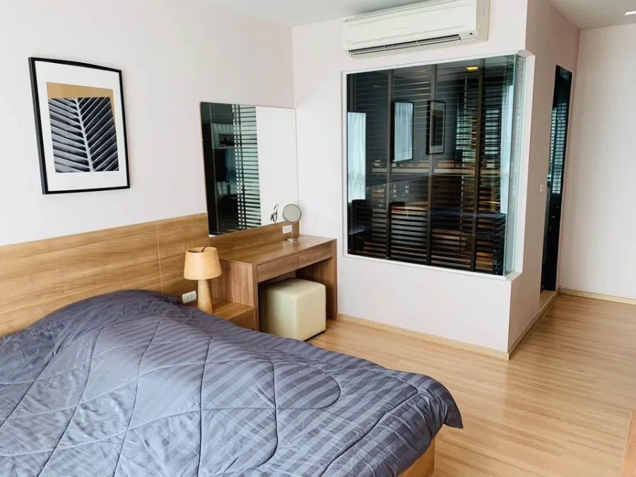 Condo for sale: Rhythm Sathorn, 10th floor, great view, comes with great Buit-Ins. Don't wait, hurry up and be the owner.