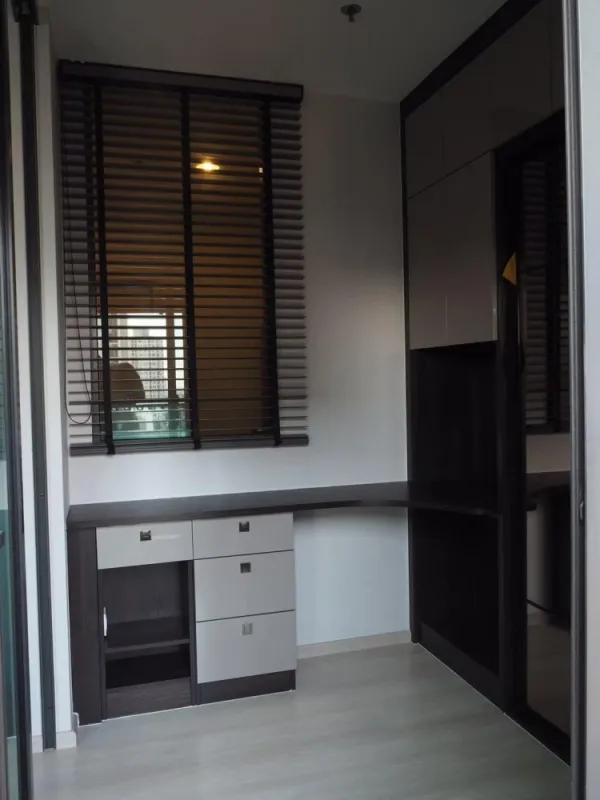 ขาย ไลฟ์ ปิ่นเกล้า วิวสระว่ายน้ำ เฟอร์ Built-in เครื่องใช้ไฟฟ้าครบครัน ราคาดี แบบนี้ต้องจองเลย ด่วนๆ