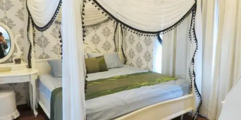 Wowให้เช่า Q House สาทร ตกแต่งสไตเจ้าหญิง หรูหราสุดๆ ห้องนั้งเล่นกว้าง ผนังลายสวยหรู ห้ามพลาดเด็ดขาด