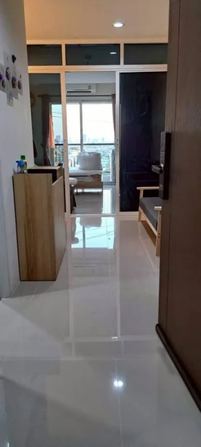 ให้เช่า อัสสกาญจน์เพลส ศรีนครินทร์ ห้อง Studio วิวรถไฟฟ้าสายสีเหลือง เฟอร์นิเจอร์+เครื่องใช้ไฟฟ้าครบ แค่หิ้วกระเป๋าเข้าอยู่ได้เลย