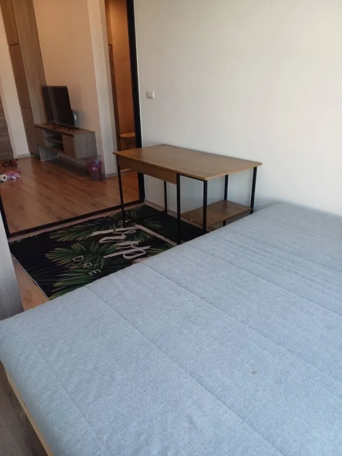 Condo for rent, Knightsbridge Collage Ramkhamhaeng, front corner room. Just carry your bag and move in.