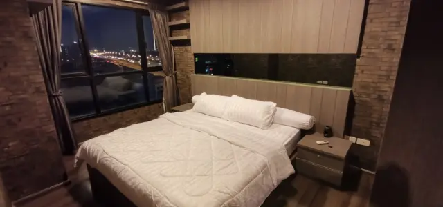 ขาย ให้เช่า The Base Park West (Rare Item) ห้องมุมดีที่สุดของชั้น วิวสระ images