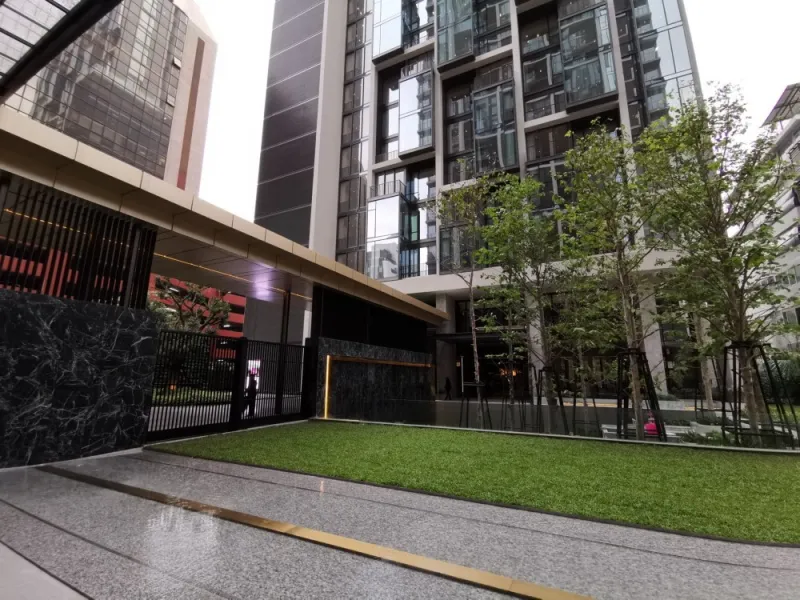 ขาย ให้เช่า คอนโด 28 ชิดลม ตกแต่งบิ้วอิน ระเบียงบานพับ กว้าง จองก่อน ได้อยู่ก่อนเลยจ้า
