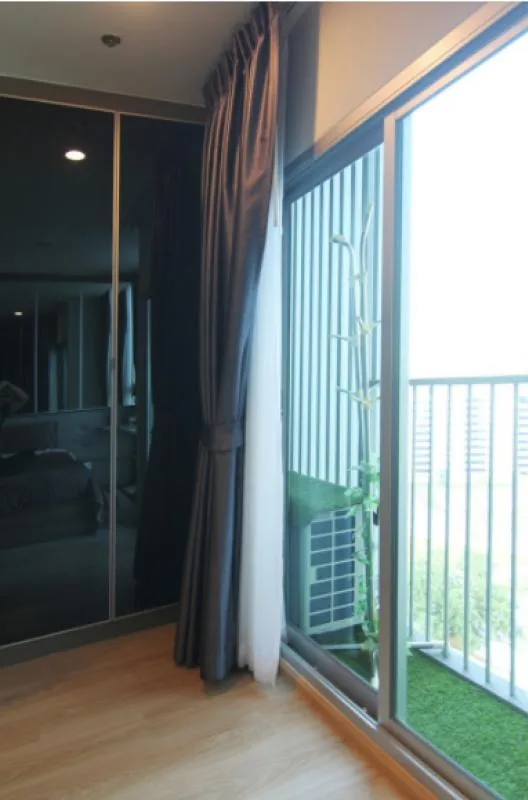 For Rent Noble Revolve Ratchada, garden view, furniture and electrical appliances, ready to move in. Do not miss it. Hurry up.