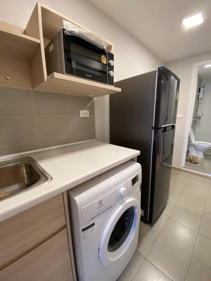 Sell Plum Condo Rangsit Alive Phase 1, 7th floor, pool view Free furniture and electrical appliances in the whole room. Book now.