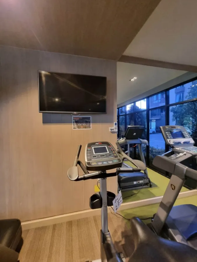 For rent, The Revo Lat Phrao 48, the room is divided into proportions, nice to live in, clean, pleasing to the eye, already comfortable. Reserve now.