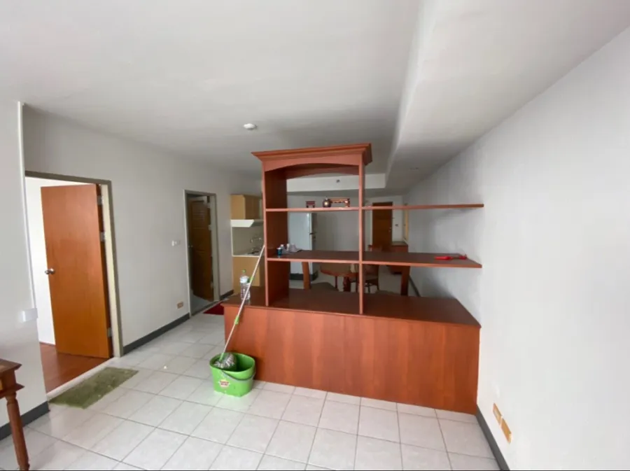 For rent!! Condo Supalai Park Phahonyothin 21, 29th floor, corner room, spacious room, comfortable, plus a good price, hurry and reserve now!!