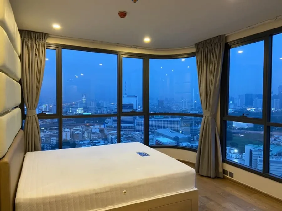 For sale rent, Q Chidlom-Phetchaburi, 31st floor, corner room, high floor, beautiful view, available to own now. Don't wait, hurry.