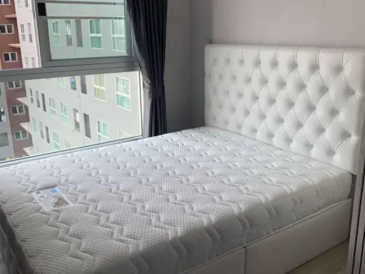 For sale: Plum Condo Ramkhamhaeng Station, 19th floor, corner room, morning sun, lots of furniture. Ready to reserve.