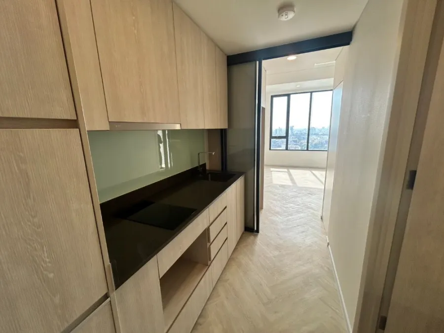 For sale: Landmark at MRT Station, good project, nice location, interested, hurry and reserve now, don't miss out.
