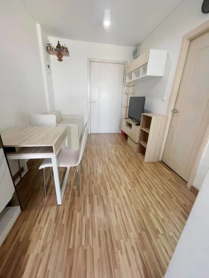 For rent: The Iris Bang Yai, 6th floor, swimming pool view, partitioned room, comes with complete decorations. If interested, reserve now quickly.