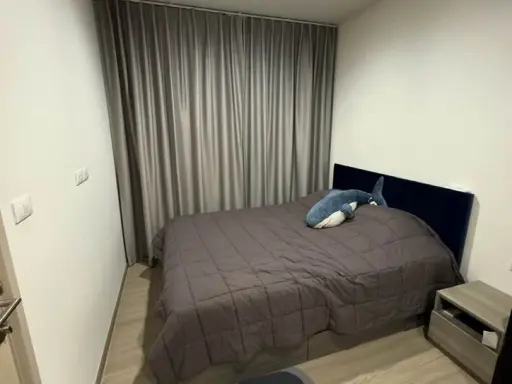 For rent: The Base Phetchaburi - Thonglor, 17th floor, Thonglor view, fully furnished, book now or it will be gone.