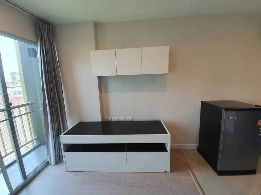 Condo for rent Metro Luxe Phaholyothin - Suthisan, 4th floor, corner room, near BTS, convenient to travel, ready to move in. Don't hesitate.