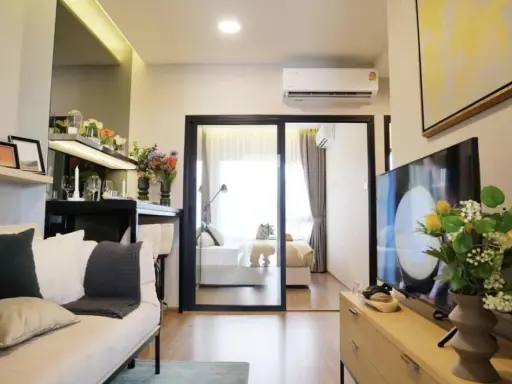 ขายดาวน์ เดอะ ลิฟวิ่น รามคำแหง ชั้น 10 ห้องกว้าง Fully furnished ทำเลดีมาก เป็นเจ้าของได้แล้ววันนี้