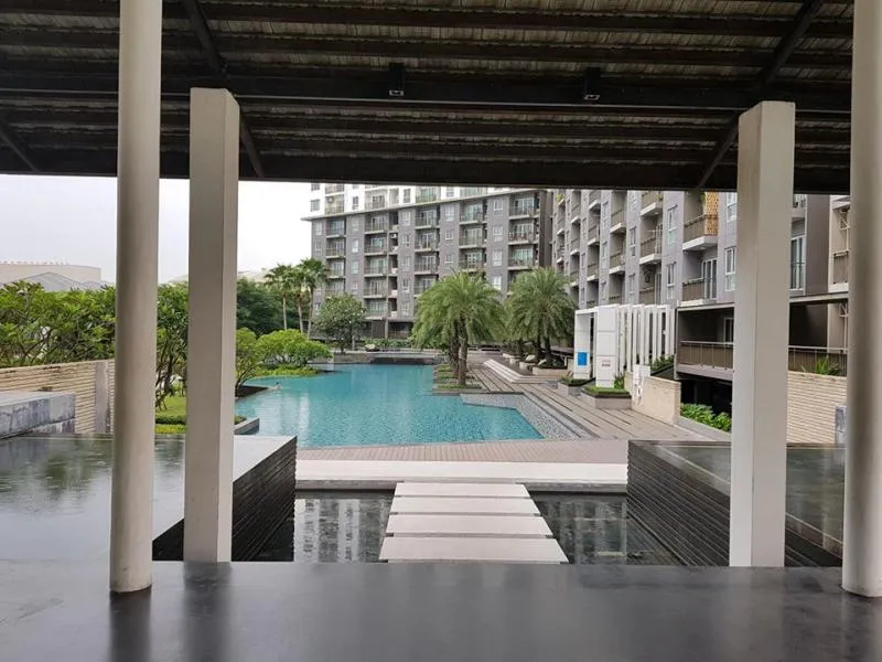 express!! Sell / rent The Parkland Srinakarin Lakeside 1 bedroom, 1 bath, pool view, can't miss !!