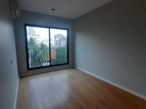 Condolette Dwell Sukhumvit 26 for sale, new room, garden view, don't miss it.