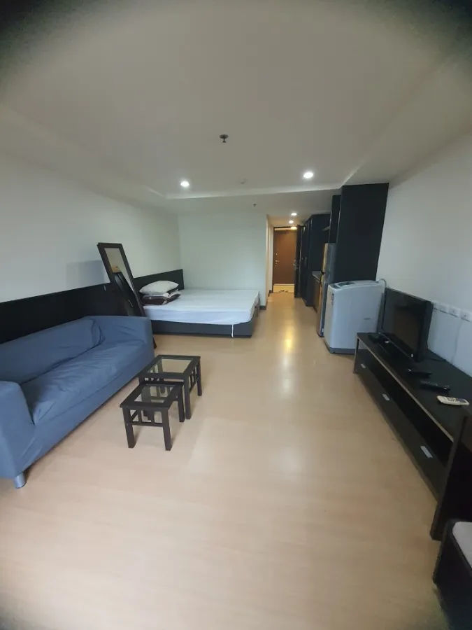 For rent เดอะ เทรนดี้ คอนโดมิเนียม ห้อง Studio ชั้น 9 สูงกำลังดี ราคากำลังโดน รีบจับจองได้แล้ว