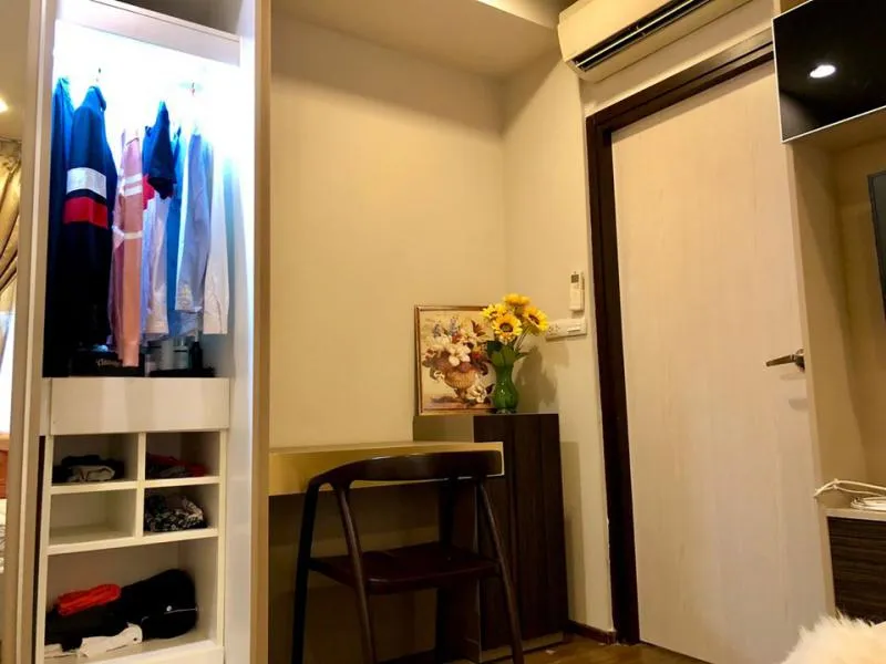 ให้เช่า Onyx พหลโยธิน ห้อง Duplex 2 ชั้น สไตล์ Modern พร้อมChandelier อย่างหรูหรา ในราคาแค่หลักหมื่น