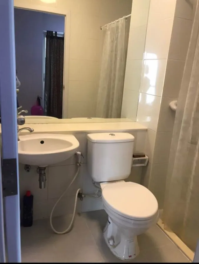 Urgent sale, Plum Condo Chaengwattana, Phase 1, 6th floor, swimming pool view, reasonable price, hurry and buy before you miss this room.
