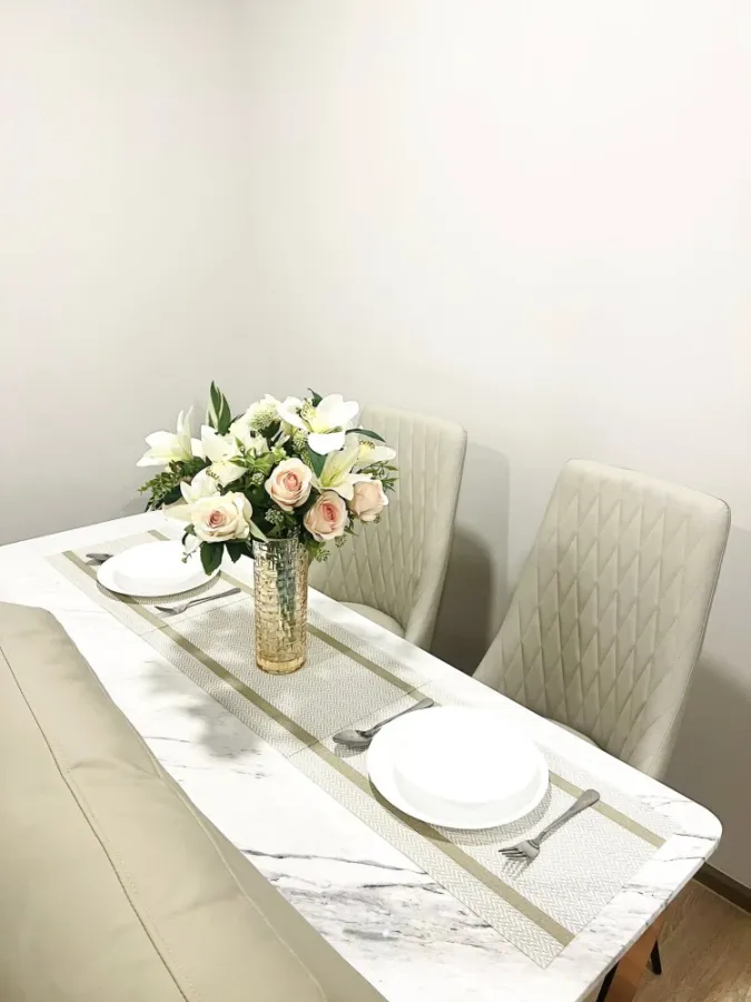 XT Phayathai condo for rent, high floor, fully furnished with high-quality built-in features, spacious and comfortable. Book now!
