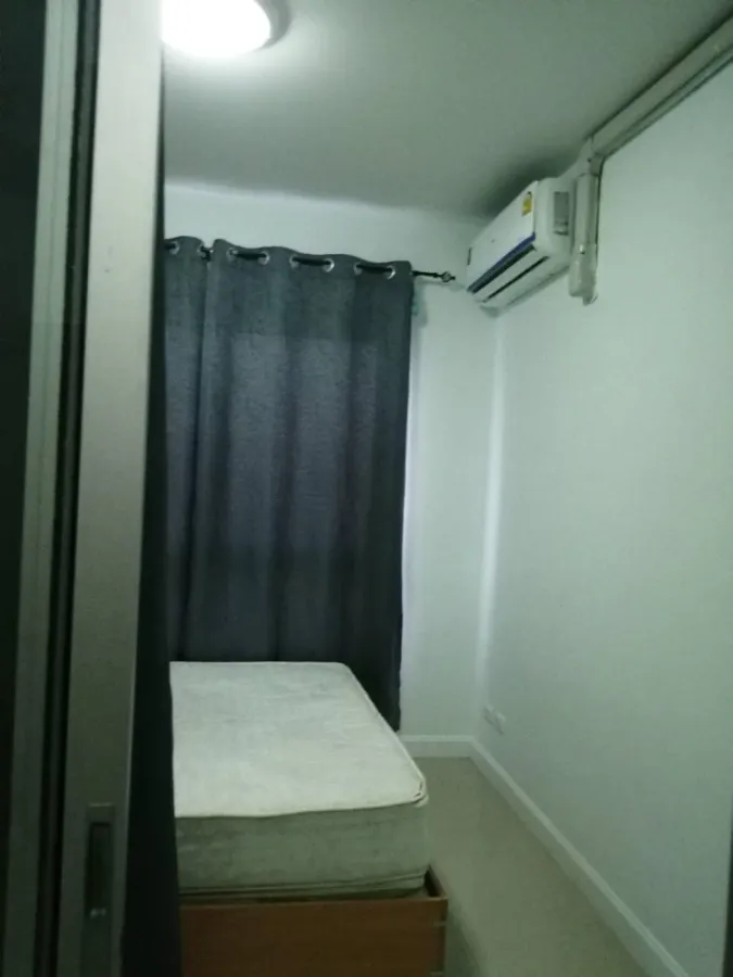 Condo for sale, The Cash Rama 3-Samrong, white room, comfortable to the eyes, glass partitions separate the space, full of furniture, reserve now!