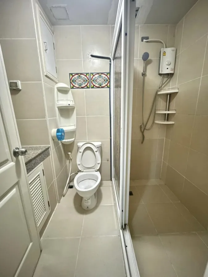 Condo for rent, Happy Condo Ratchada 18, spacious room. Plenty of usable space, great price, move quickly. Don't wait.