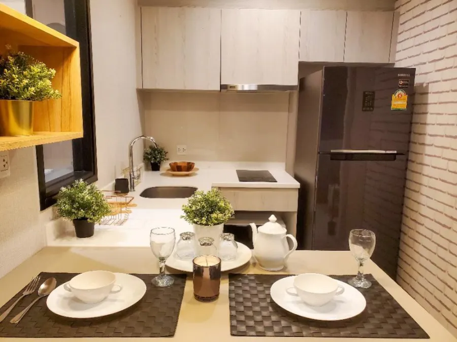 For rent Life Asoke, beautiful room, fully furnished come first come first