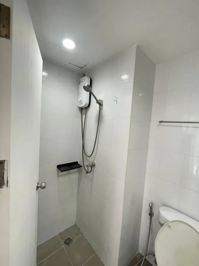 For rent Lumpini Park Phetkasem 98, 5th floor, fully furnished, book now.