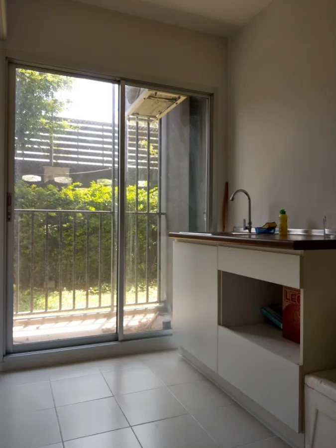 Condo for rent, U Hua Mak Station, next to the garden, cool during the day, not hot, fully furnished.