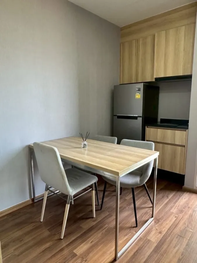 For rent: Noble Revolve Ratchada 2, 32nd floor, fully furnished unit, very livable. Book now, don't miss out!