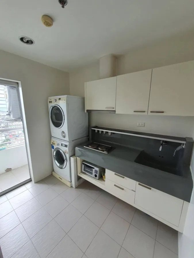 Condo for sale or rent, Q House Sathorn, very large room, nice decoration. With amenities First come, first served.