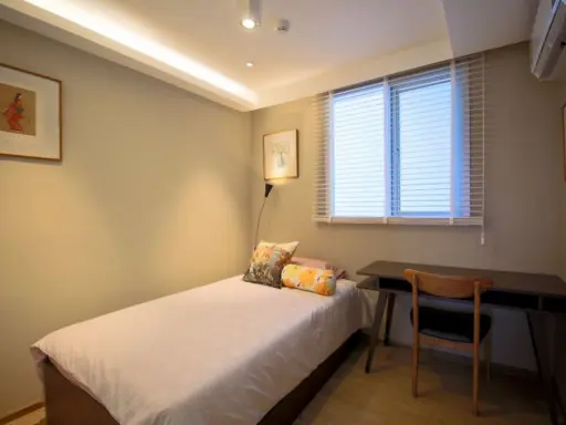 Condo for rent, Maestro 39, corner room, fully furnished, electrical appliances Near BTS Phrom Phong, urgently.