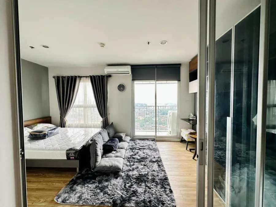 For sale or rent: ISSI Condo Suksawat, 1 bedroom, 1 bathroom, coordinating interior design, fully furnished. Book now!