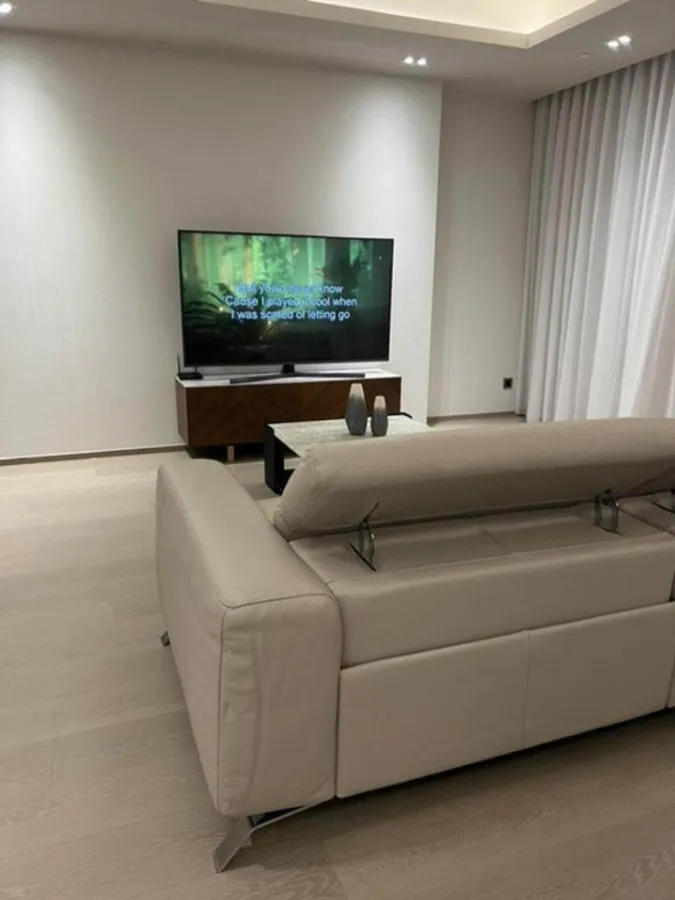 For rent: Tonson One Residence Fully Furnished, very comfortable sofa. Spacious space Book now before you miss out.