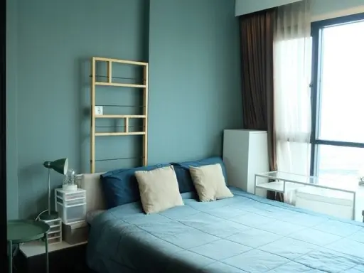 Urgent sale, The Base Park West, room decorated and ready to move in, 21st floor, high view, with nice built-ins, must reserve now.