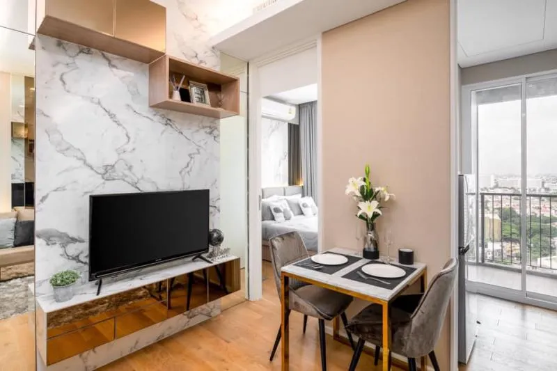 For rent!! Condo The Saint Residences, 20th floor, Building C, city view, fully built-in furniture, book now!!
