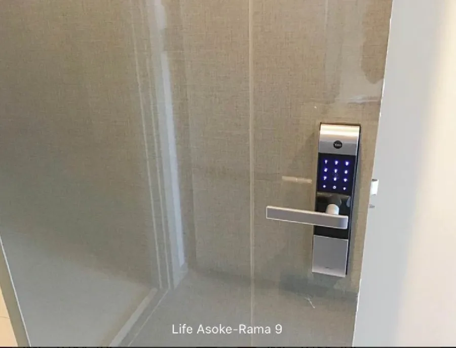 Condo for sale, Life Asoke-Rama 9, color tone, easy decoration, 11th floor, nice to live in, like this, you need to reserve now.