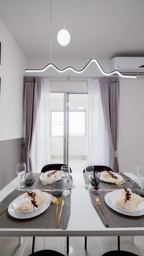 For sale Supalai Park Tiwanon, spacious room, lots of usable space, decorated to the max, comes with complete furniture, book now.