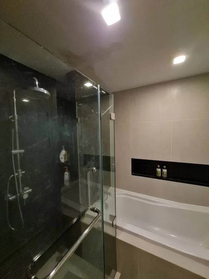 For sale or rent: Tree Condo Ekkamai (Sukhumvit 40), 1 bedroom, 1 bathroom, with bathtub, just come and move in.