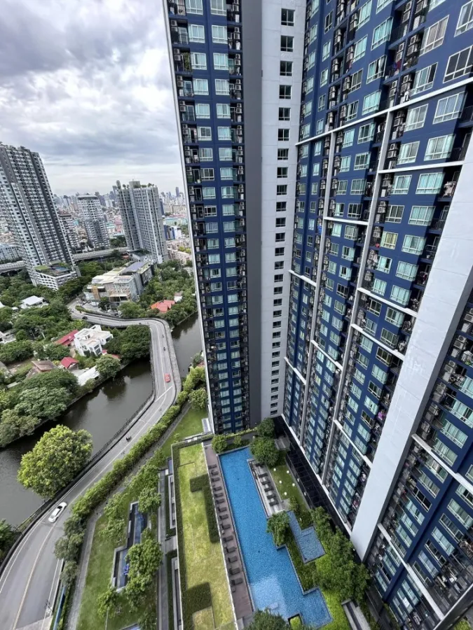 ให้เช่า The Base สุขุมวิท 77 ชั้นสูง บรรยากาศดีมาก มาพร้อมตกแต่ง Buit-In พร้อมอยู่ จองเลย