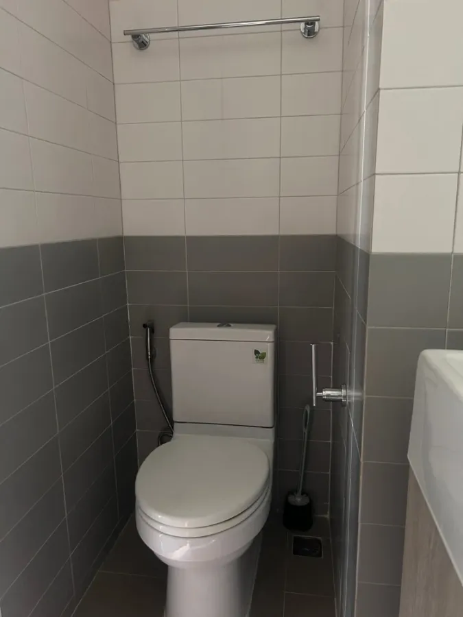 For rent: Ideo Mobi Phayathai, corner unit offering privacy, fully furnished with appliances. Book now!
