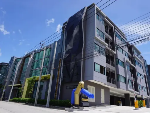 For rent, VIIA 7 Bangna by Apasiri, 3rd floor, Building E, 1 bedroom, 1 bathroom, complete with electrical appliances. Hurry up to reserve.