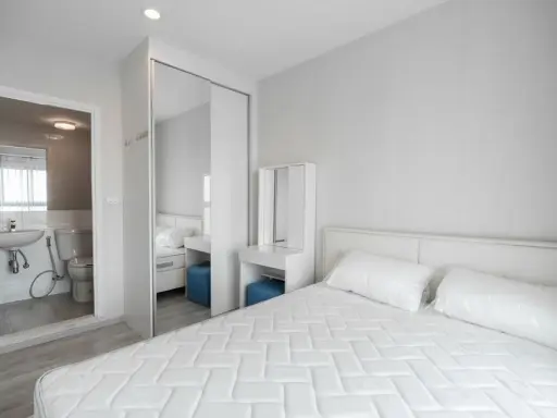 Condo for sale, plum condo central station, 1 room, ready to move in, 20th floor, high view, good to live in yourself, great investment, don't delay.
