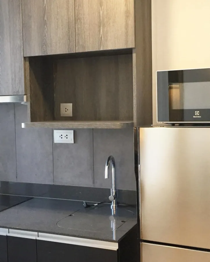Ashton Chula-Silom condo for rent, studio room, high floor, city view, nice decoration. Don't wait, book now.