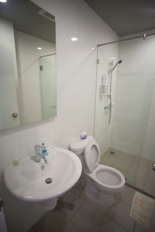 Condo for rent, Blocs 77, fully furnished, 2 bedrooms, 2 bathrooms, ready to move in, can't miss it