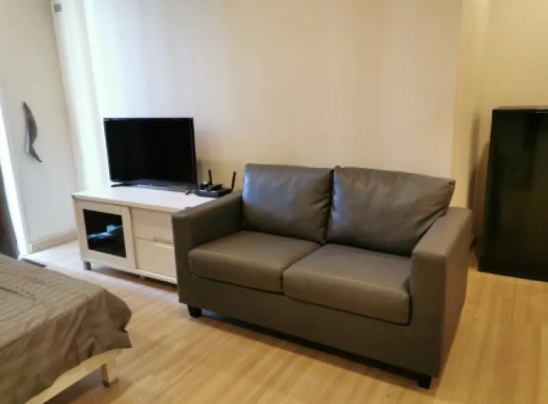 The Lighthouse Sathorn-Chareonnakorn, condo for rent, studio room, near BTS, you can keep your bags in.